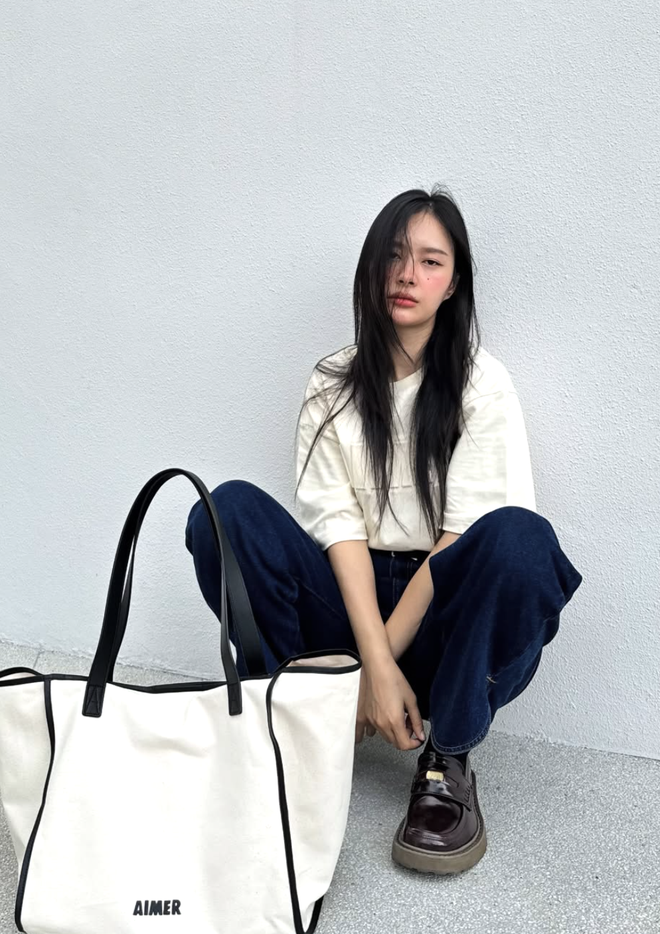 Thanh lịch mỗi ngày cùng túi xách màu trung tính  - Ảnh 11.