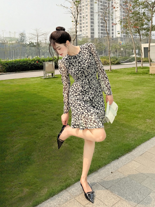 Khoe dáng vẻ thanh xuân với những thiết kế váy hoa lãng mạn- Ảnh 3.
