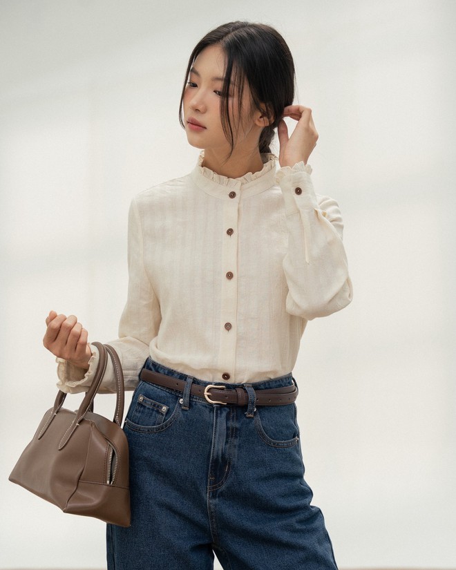 Đẹp xuất sắc khi nàng diện áo cách điệu vào mùa thu- Ảnh 7. Đẹp xuất sắc khi nàng diện áo cách điệu vào mùa thu- Ảnh 7.