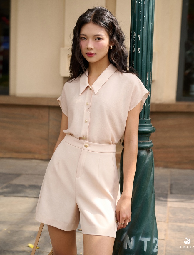 Đẹp xuất sắc khi nàng diện áo cách điệu vào mùa thu- Ảnh 5. Đẹp xuất sắc khi nàng diện áo cách điệu vào mùa thu- Ảnh 5.