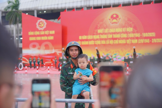 Dàn pháo lễ sẵn sàng khai hỏa, mở màn buổi tổng hợp luyện - Ảnh 6.