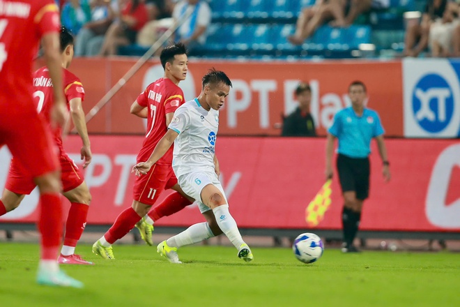 Bị &lsquo;sao&rsquo; U.23 Việt Nam chọc thủng lưới, Nam Định vẫn ngược d&ograve;ng ngoạn mục đ&aacute;nh bại PVF-CAND- Ảnh 2.