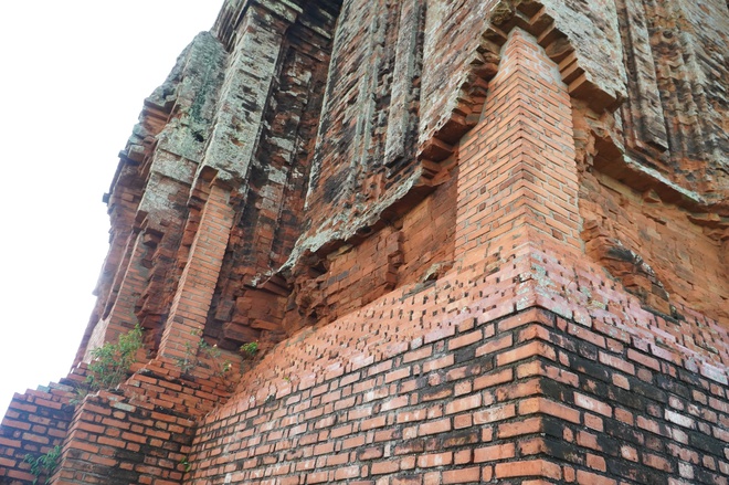 Gia Lai xây dựng đề án trùng tu ngôi tháp cổ gần 900 năm tuổi- Ảnh 17. Gia Lai xây dựng đề án trùng tu ngôi tháp cổ gần 900 năm tuổi- Ảnh 17.