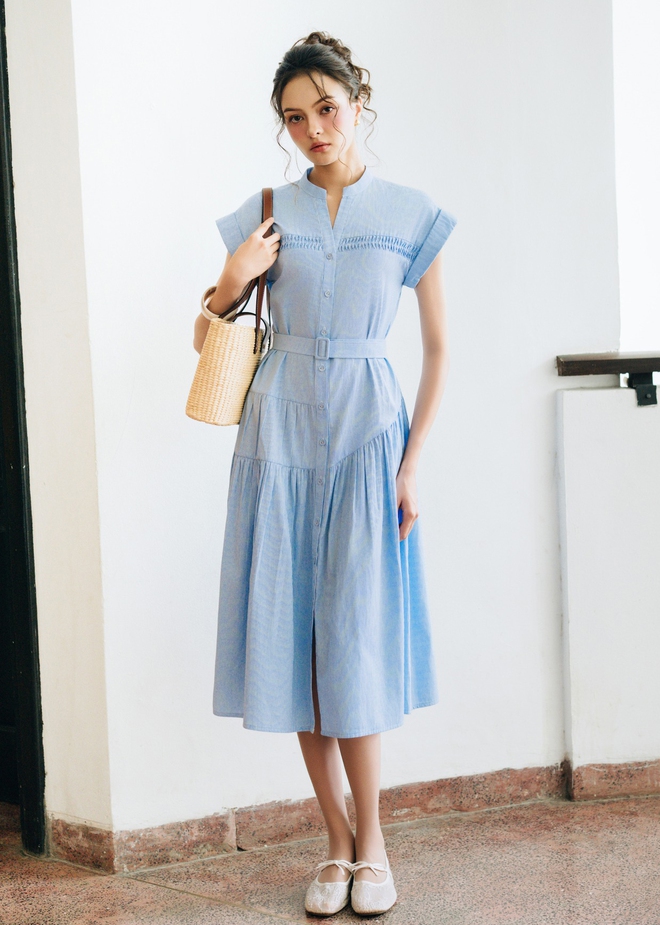 Mặc đẹp và đậm phong cách hơn cùng váy sơ mi, đầm cổ sen thanh lịch- Ảnh 4. Mặc đẹp và đậm phong cách hơn cùng váy sơ mi, đầm cổ sen thanh lịch- Ảnh 4.