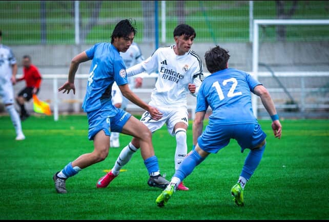 Tiền vệ Việt kiều Julien Nguyễn: 'Tôi học được nhiều khi so tài U.19 Real Madrid'- Ảnh 6.