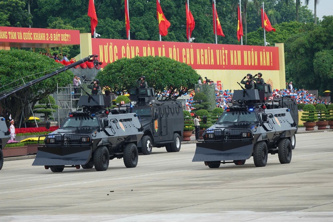 Dàn khí tài đặc biệt của Công an nhân dân trong lễ diễu binh kỷ niệm 80 năm Cách mạng - Ảnh 6. Dàn khí tài đặc biệt của Công an nhân dân trong lễ diễu binh kỷ niệm 80 năm Cách mạng - Ảnh 6.