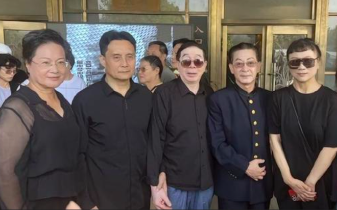 'Tôn Ngộ Không' Lục Tiểu Linh Đồng tiễn biệt 'Phật Tổ Như Lai' Chu Long Quảng - Ảnh 2.