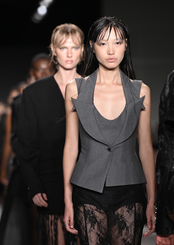 Nữ thiết kế Việt trình diễn BST tại New York Fashion Week 2026- Ảnh 12.