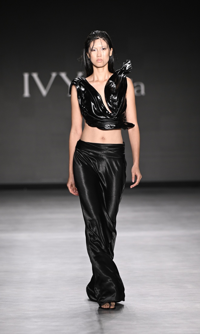 Nữ thiết kế Việt trình diễn BST tại New York Fashion Week 2026- Ảnh 7.