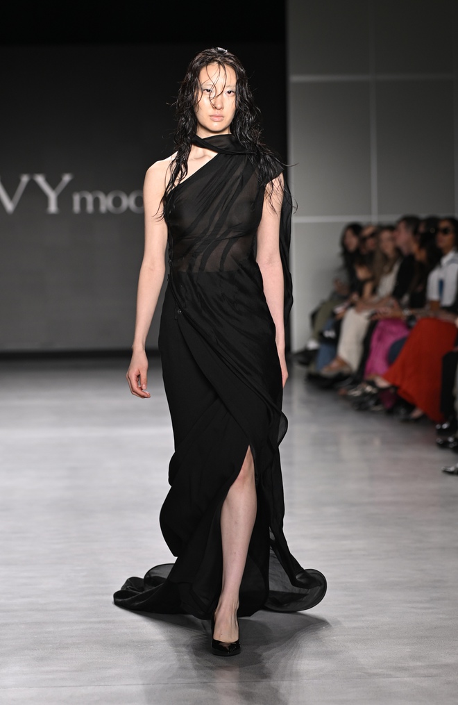 Nữ thiết kế Việt trình diễn BST tại New York Fashion Week 2026- Ảnh 5.
