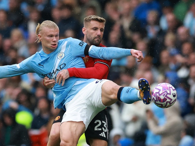 Haaland ‘dạy’ Sesko cách đá tiền đạo, Man City đè bẹp M.U: Chênh lệch đẳng cấp- Ảnh 2. Haaland ‘dạy’ Sesko cách đá tiền đạo, Man City đè bẹp M.U: Chênh lệch đẳng cấp- Ảnh 2.