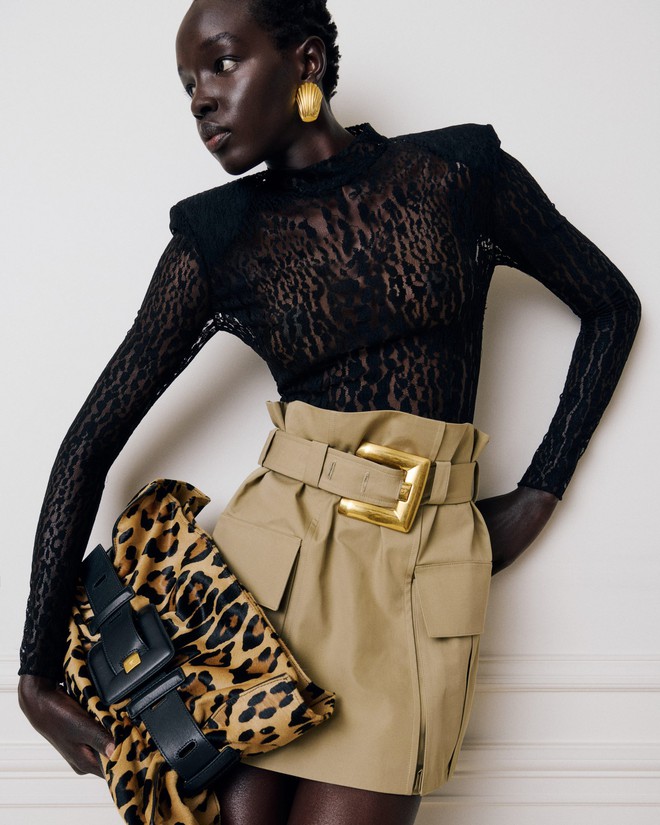 Mẹo phối phụ kiện kim loại trong phong cách công sở hiện đại- Ảnh 4.