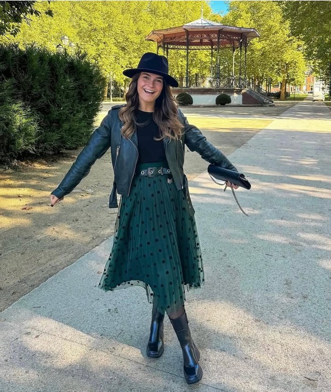 Hóa nàng thơ mùa thu trong tích tắc với chân váy maxi họa tiết cổ điển- Ảnh 9. Hóa nàng thơ mùa thu trong tích tắc với chân váy maxi họa tiết cổ điển- Ảnh 9.