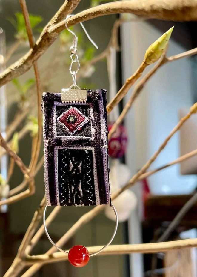 'Biến' vải vụn thành khuyên tai, vòng - thời trang Việt thu hút tín đồ quốc tế- Ảnh 12.