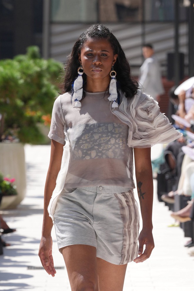 'Biến' vải vụn thành khuyên tai, vòng - thời trang Việt thu hút tín đồ quốc tế- Ảnh 4.