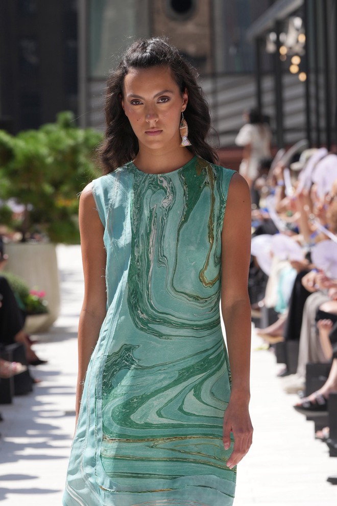 'Biến' vải vụn thành khuyên tai, vòng - thời trang Việt thu hút tín đồ quốc tế- Ảnh 6.