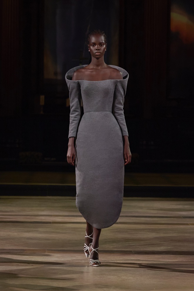 Nhà thiết kế Trần Hùng gây ấn tượng tại London Fashion Week- Ảnh 13.