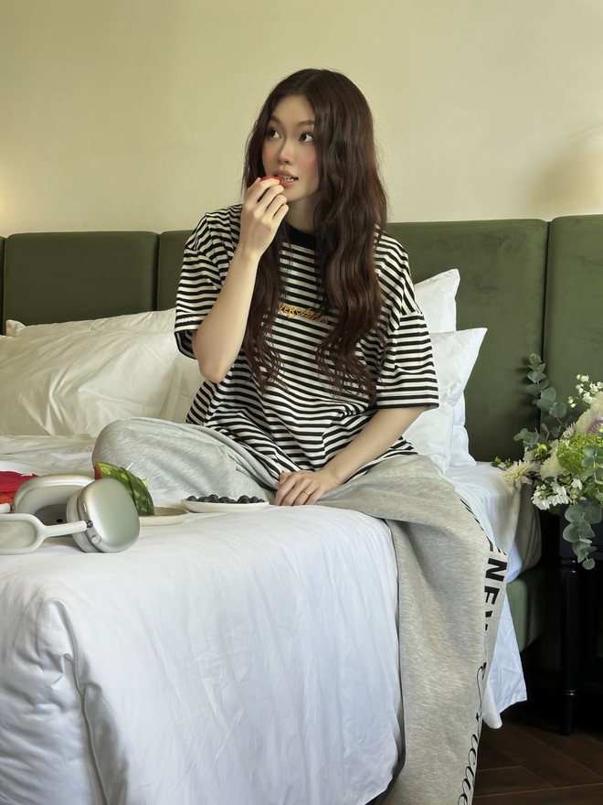 Biến hóa phong cách từ thanh lịch đến năng động với áo polo dệt kim- Ảnh 9.