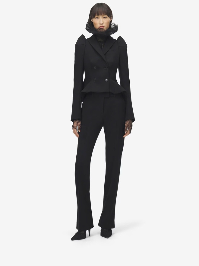 Sành điệu và 'bắt trend' với các thiết kế peplum- Ảnh 2. Sành điệu và 'bắt trend' với các thiết kế peplum- Ảnh 2.