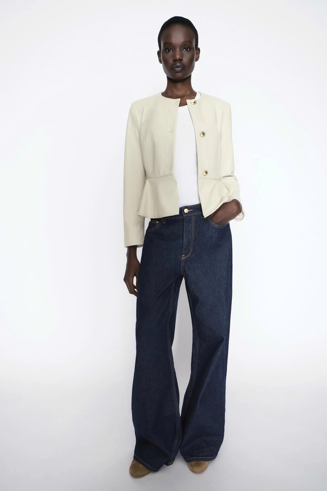 Sành điệu và 'bắt trend' với các thiết kế peplum- Ảnh 5. Sành điệu và 'bắt trend' với các thiết kế peplum- Ảnh 5.