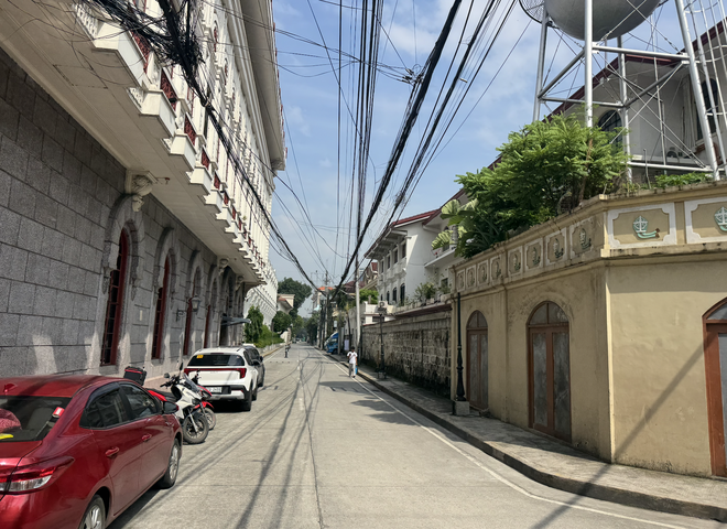 Sau bão, người dân và du khác…