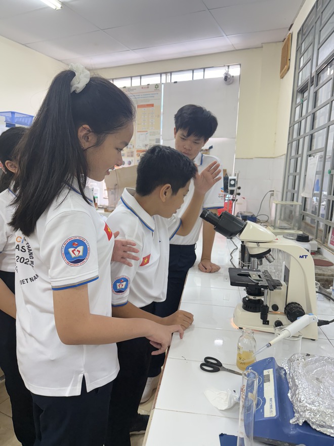 Nhóm học sinh làm ra thạch thơm ngon từ trái điều - Ảnh 2.