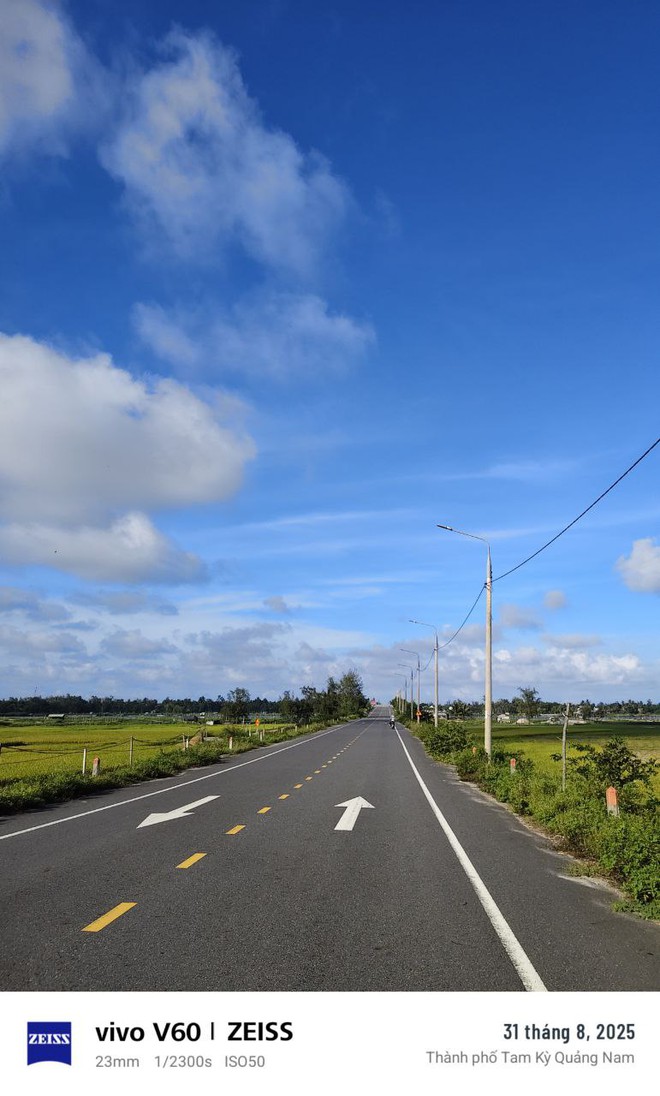 Trải nghiệm vivo V60: mỏng nhẹ, pin lớn v&agrave; camera ch&acirc;n dung ZEISS - Ảnh 6.