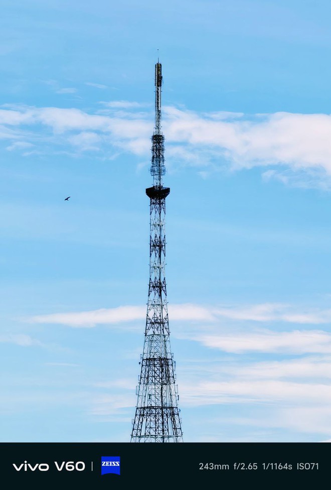 Trải nghiệm vivo V60: mỏng nhẹ, pin lớn v&agrave; camera ch&acirc;n dung ZEISS - Ảnh 13.