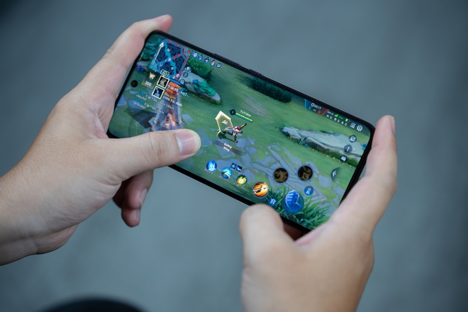 Trải nghiệm vivo V60: mỏng nhẹ, pin lớn v&agrave; camera ch&acirc;n dung ZEISS - Ảnh 19.