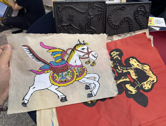 Tranh dân gian mộc bản Việt thu hút khách nước ngoài- Ảnh 8.