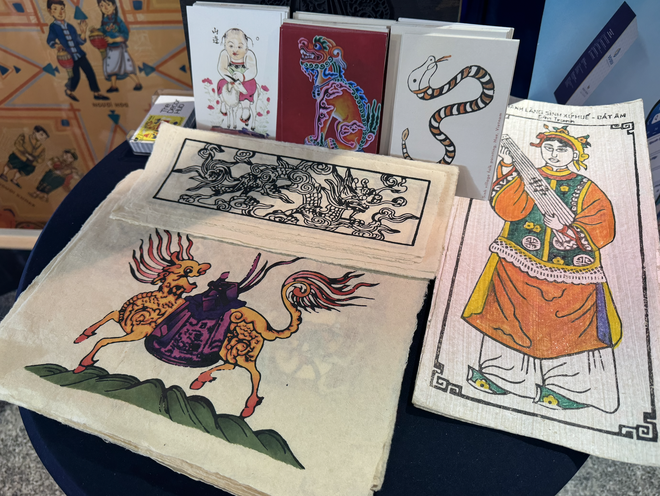 Tranh dân gian mộc bản Việt thu hút khách nước ngoài- Ảnh 3.