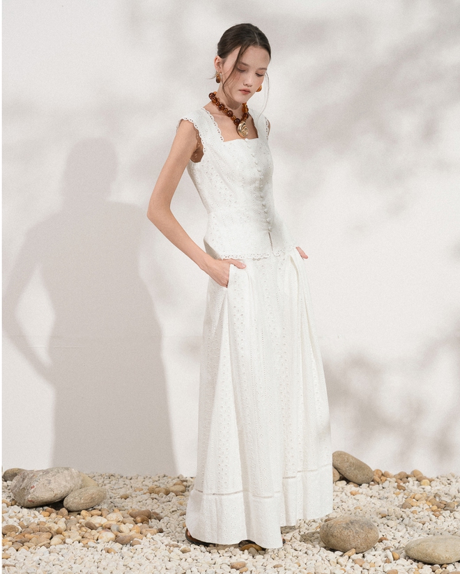 Diện trang phục theo set đồng bộ, cách mặc sành điệu của mùa - Ảnh 11.