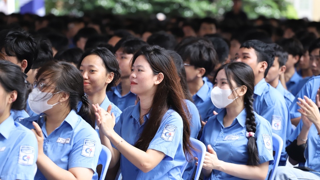 Khai giảng tại ngôi trường Bác Hồ từng học: Từ đam mê mạch điện đến thủ khoa - Ảnh 5.