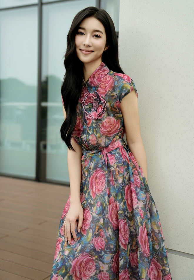 Mặc đẹp, sang dễ dàng cùng váy sơ mi họa tiết- Ảnh 9.