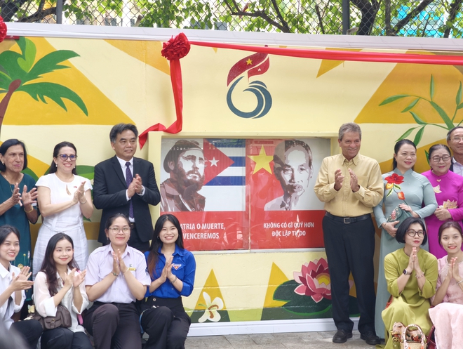Tình hữu nghị Việt Nam - Cuba thể hiện qua tranh tường - Ảnh 3.