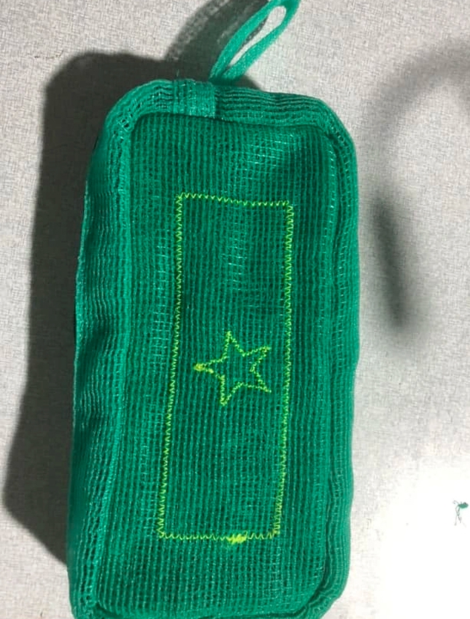 Túi tái chế từ lưới đánh cá cũ đi chợ, đi chơi- Ảnh 3.