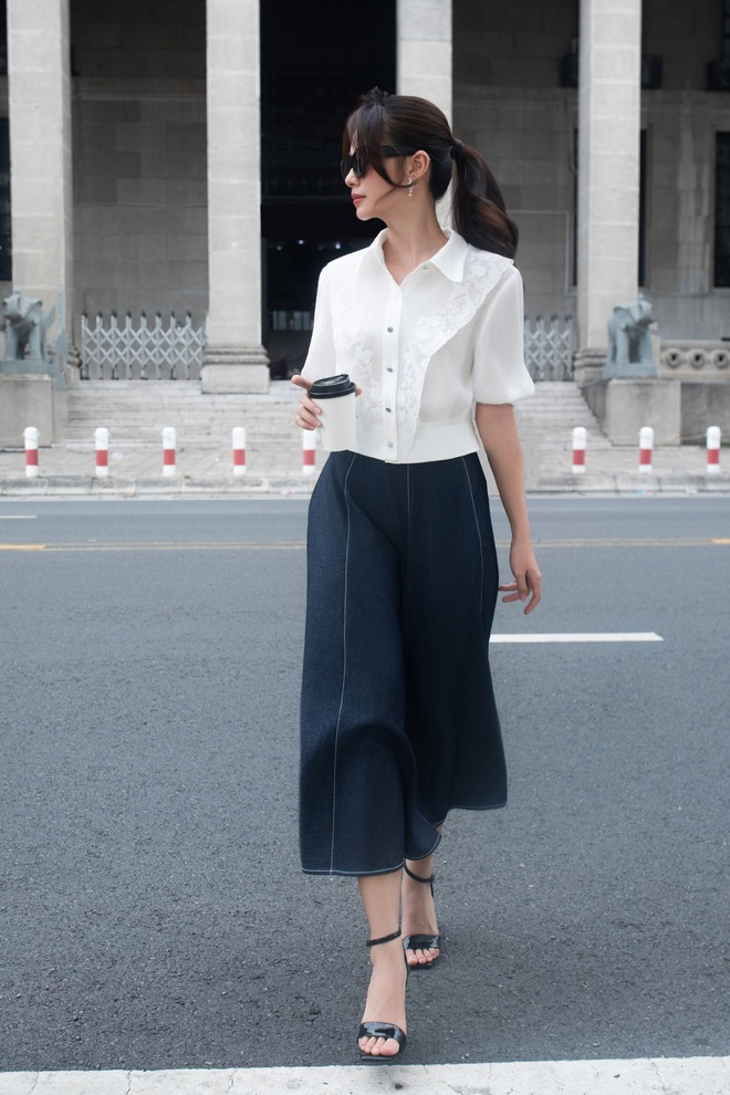 Chân váy denim, quần jeans ống rộng và những xu hướng denim 'đỉnh' nhất mùa- Ảnh 6. Chân váy denim, quần jeans ống rộng và những xu hướng denim 'đỉnh' nhất mùa- Ảnh 6.