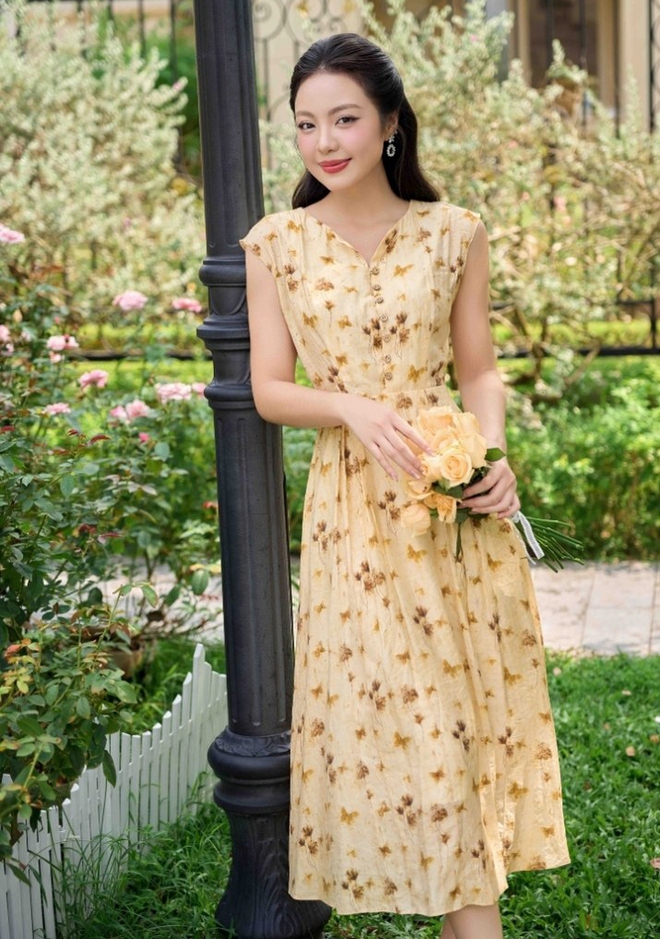 Không phải váy hoa, đây là kiểu váy họa tiết đẹp nhất mùa thu - Ảnh 6.