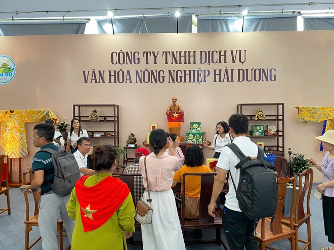 Hải Phòng đưa đón miễn phí dân đi xem triển lãm thành tựu đất nước- Ảnh 4. Hải Phòng đưa đón miễn phí dân đi xem triển lãm thành tựu đất nước- Ảnh 4.