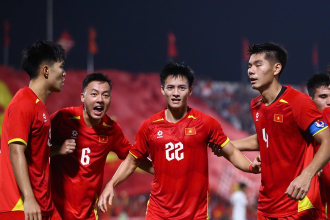 Thanh Nh&agrave;n ghi b&agrave;n đẳng cấp, U.23 Việt Nam thắng Yemen: VFF thưởng lớn v&igrave; tấm v&eacute; v&agrave;ng ch&acirc;u &Aacute; - Ảnh 5.