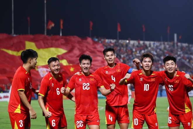 Thanh Nh&agrave;n ghi b&agrave;n đẳng cấp, U.23 Việt Nam thắng Yemen: VFF thưởng lớn v&igrave; tấm v&eacute; v&agrave;ng ch&acirc;u &Aacute; - Ảnh 4.