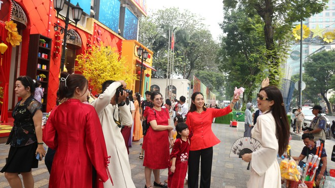 Tái hiện lại Sài Gòn xưa, nơi đây đang đông đúc khách chụp ảnh tết miễn phí- Ảnh 9. Tái hiện lại Sài Gòn xưa, nơi đây đang đông đúc khách chụp ảnh tết miễn phí- Ảnh 9.