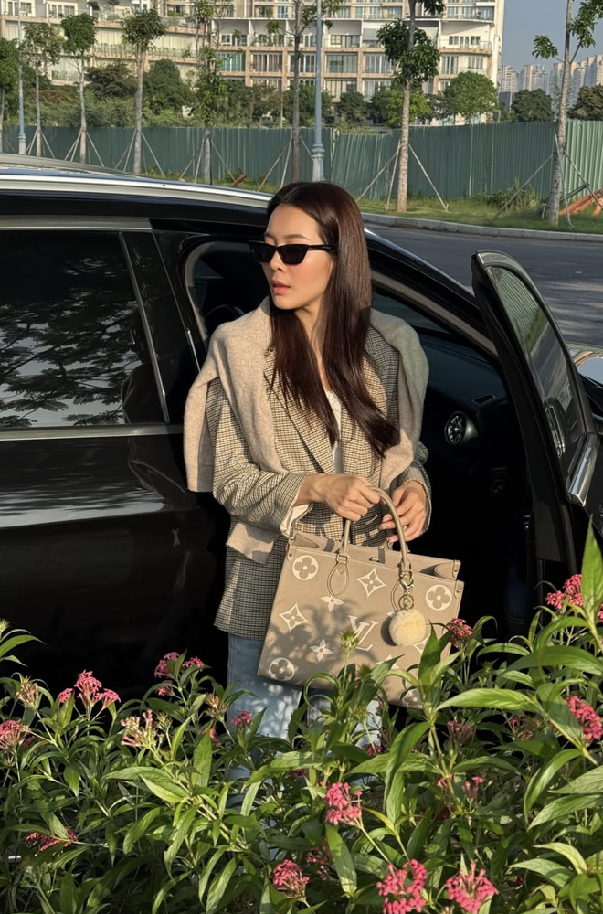 Áo blazer và những bản phối dễ áp dụng cho nàng bận rộn- Ảnh 8.