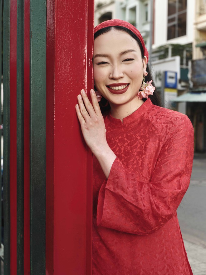 Áo dài, lụa tơ tằm và nhịp sống hiện đại mùa tết 2026 Áo dài, lụa tơ tằm và nhịp sống hiện đại - Ảnh 9.