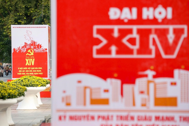 Phố phường H&agrave; Nội rực rỡ cờ hoa ch&agrave;o mừng Đại hội XIV của Đảng- Ảnh 9.