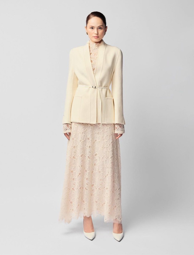 Blazer thắt eo vừa thanh lịch, tinh tế vừa tạo vẻ ngoài chuyên nghiệp- Ảnh 5.