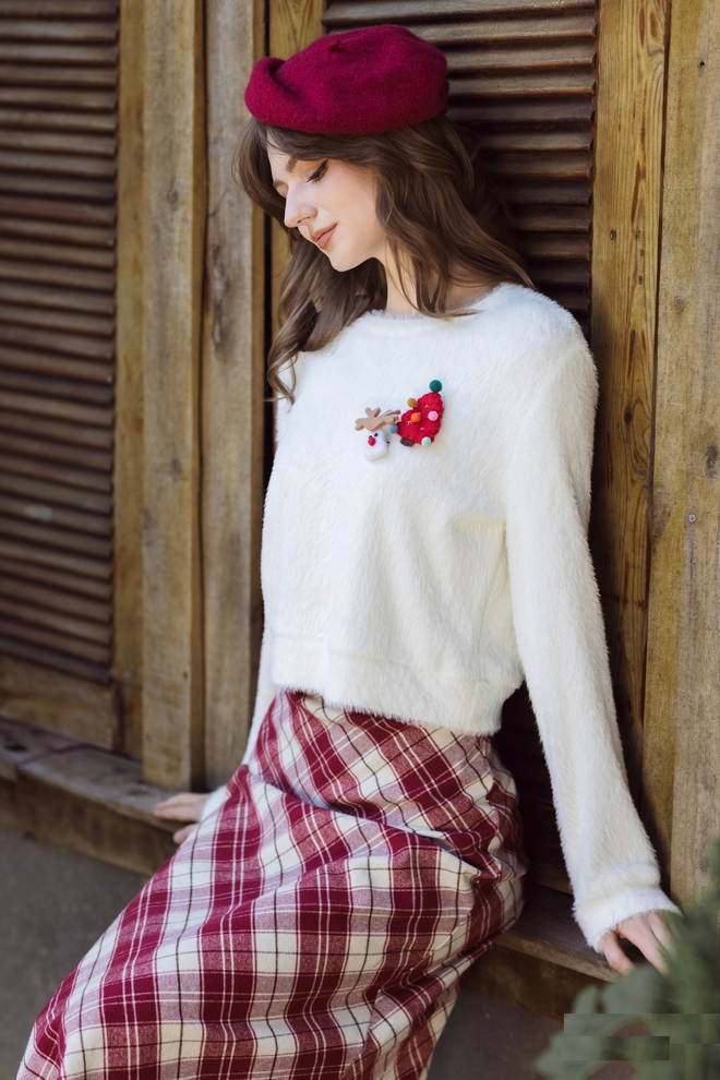 Áo len mặc ngoài váy, diện lúc nào cũng đẹp, dịu dàng mà lại ấm áp- Ảnh 8.