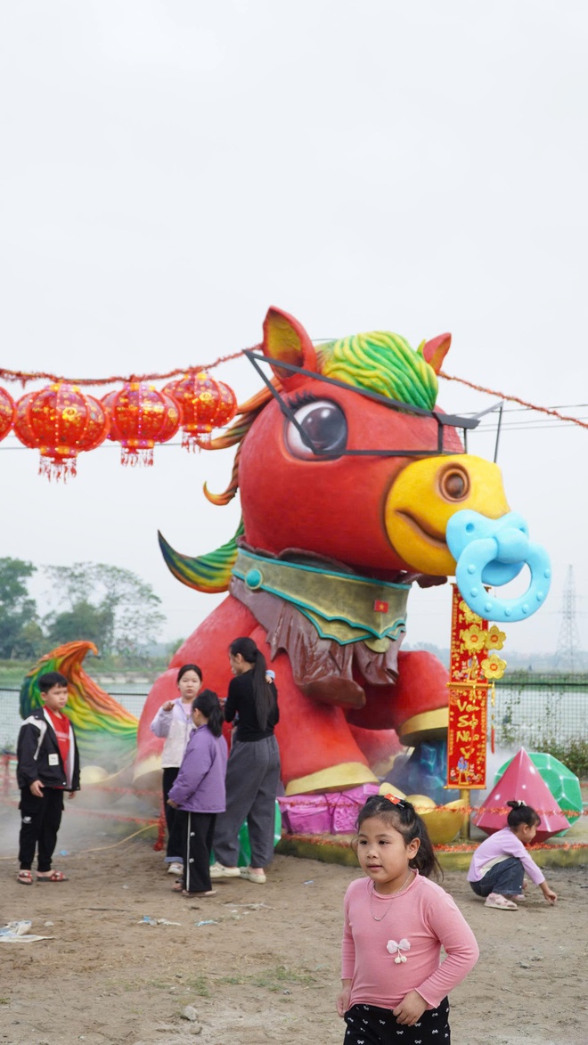 H&agrave;o hứng check-in c&ugrave;ng linh vật 'Ngựa Vui Vẻ' miễn ph&iacute; dịp nghỉ tết dương lịch 2026 - Ảnh 6.