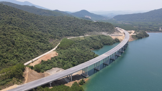 Cao tốc góp phần viết nên lịch sử- Ảnh 3. Cao tốc góp phần viết nên lịch sử- Ảnh 3.