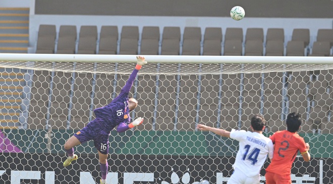 B&aacute;o ch&iacute; Trung Quốc bức x&uacute;c: &lsquo;Kh&ocirc;ng c&ocirc;ng bằng khi Li Hao mất danh hiệu Thủ m&ocirc;n hay nhất U.23 ch&acirc;u &Aacute;&rsquo;- Ảnh 3.